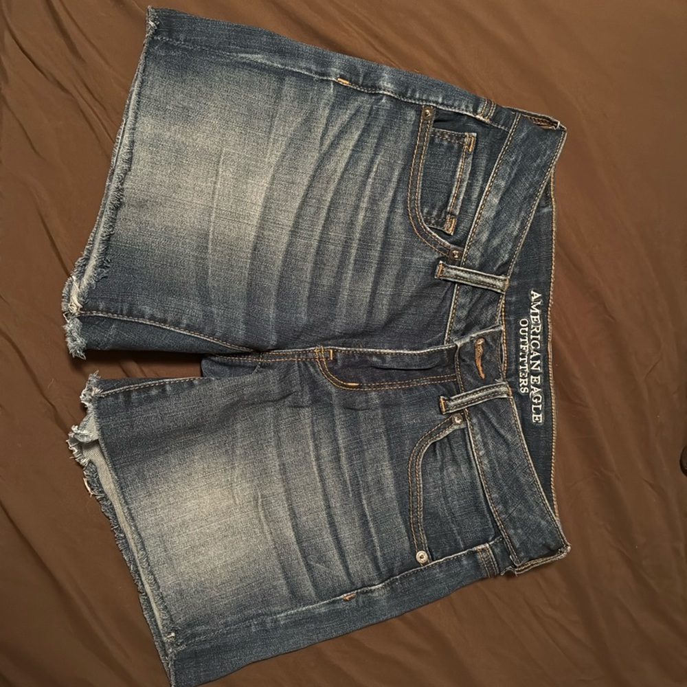 American eagle midi jean shorts Sz 6 in very good used condition